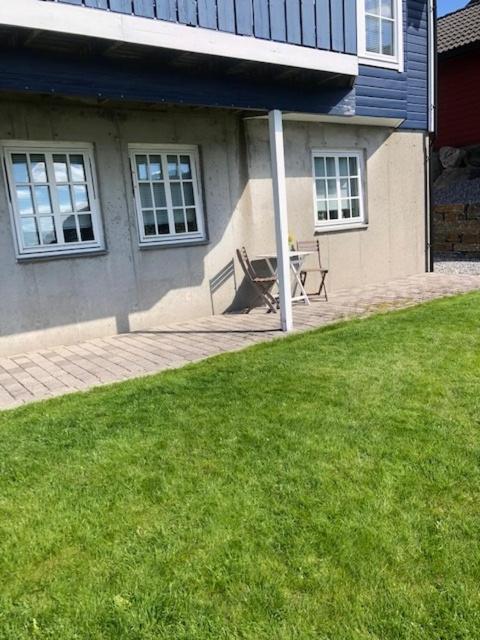 Koselig Nyoppusset 3 Roms Leilighet Med Egen Parkeringsplass I Rolige Omgivelse Naer Sjoen, 2 Mil Nord For Bergen Sentrum. Екстер'єр фото