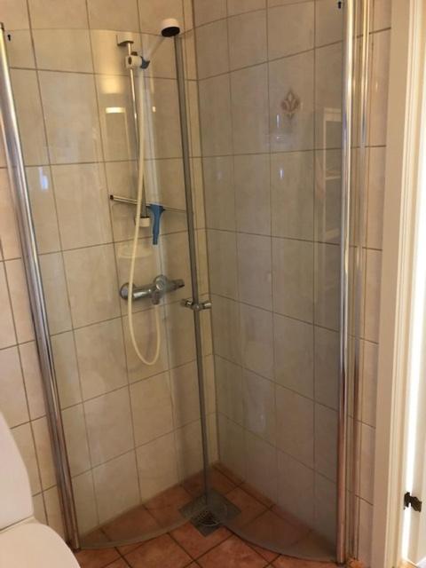 Koselig Nyoppusset 3 Roms Leilighet Med Egen Parkeringsplass I Rolige Omgivelse Naer Sjoen, 2 Mil Nord For Bergen Sentrum. Екстер'єр фото